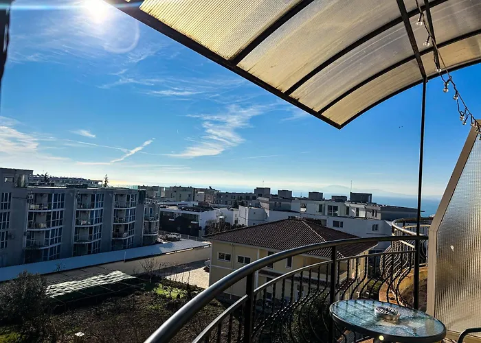 Апартамент Sea Sunrise Бургас