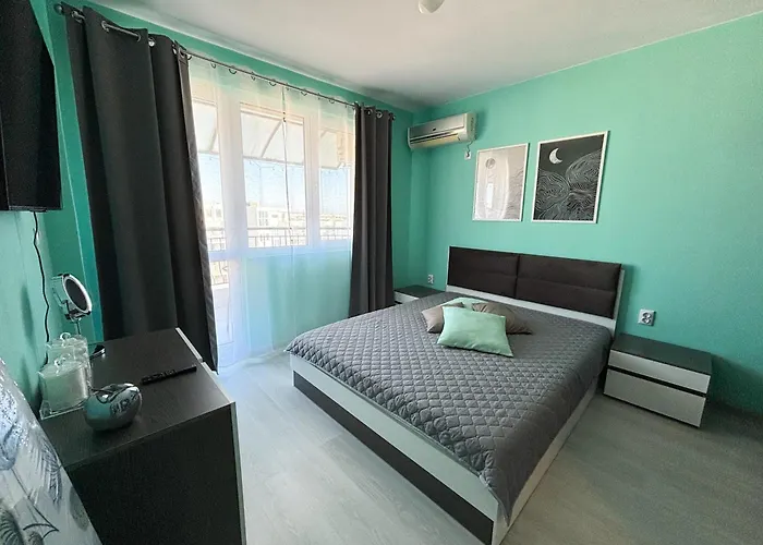 Апартамент Sea Sunrise *